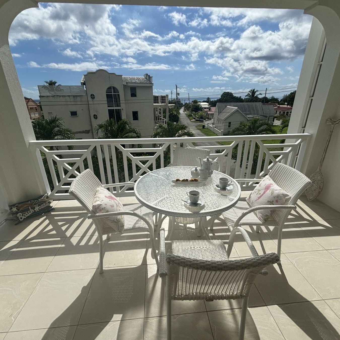 Mullins Beach House - 4 bed apartment for 8 people