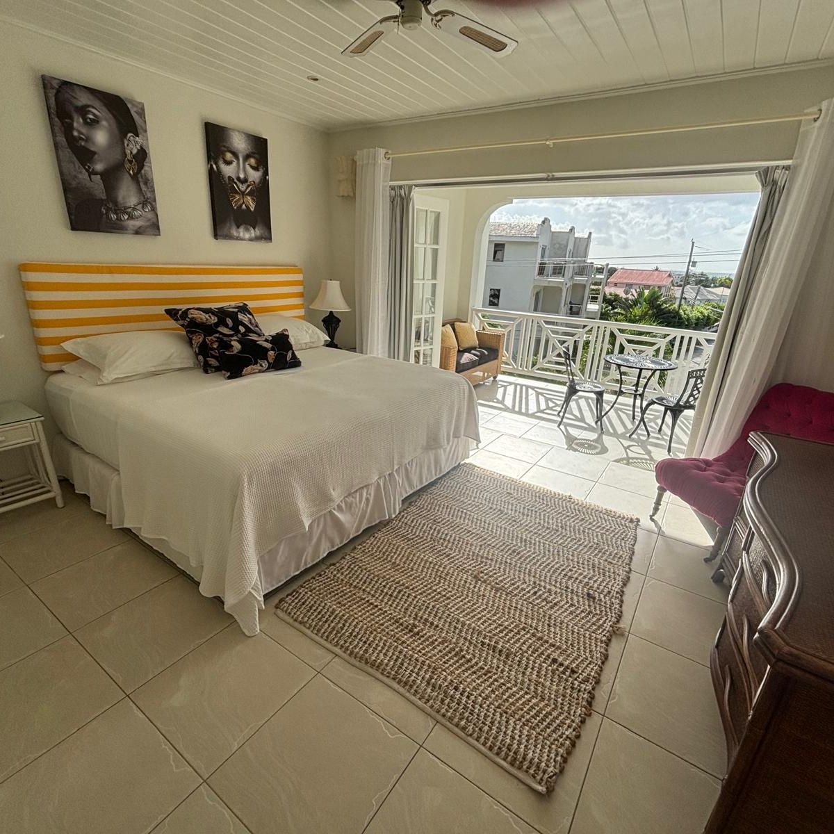 Mullins Beach House - 4 bed apartment for 8 people