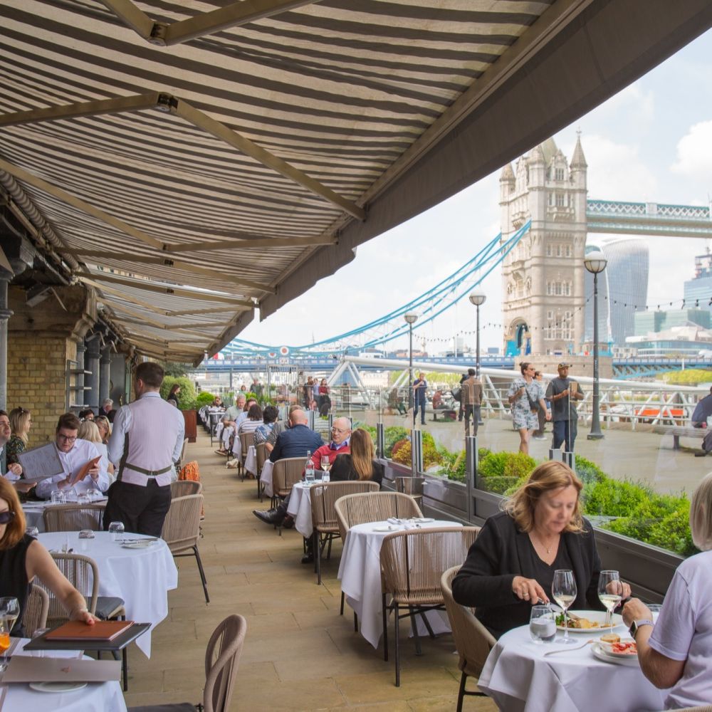 Dining for 6 people at Pont de la Tour