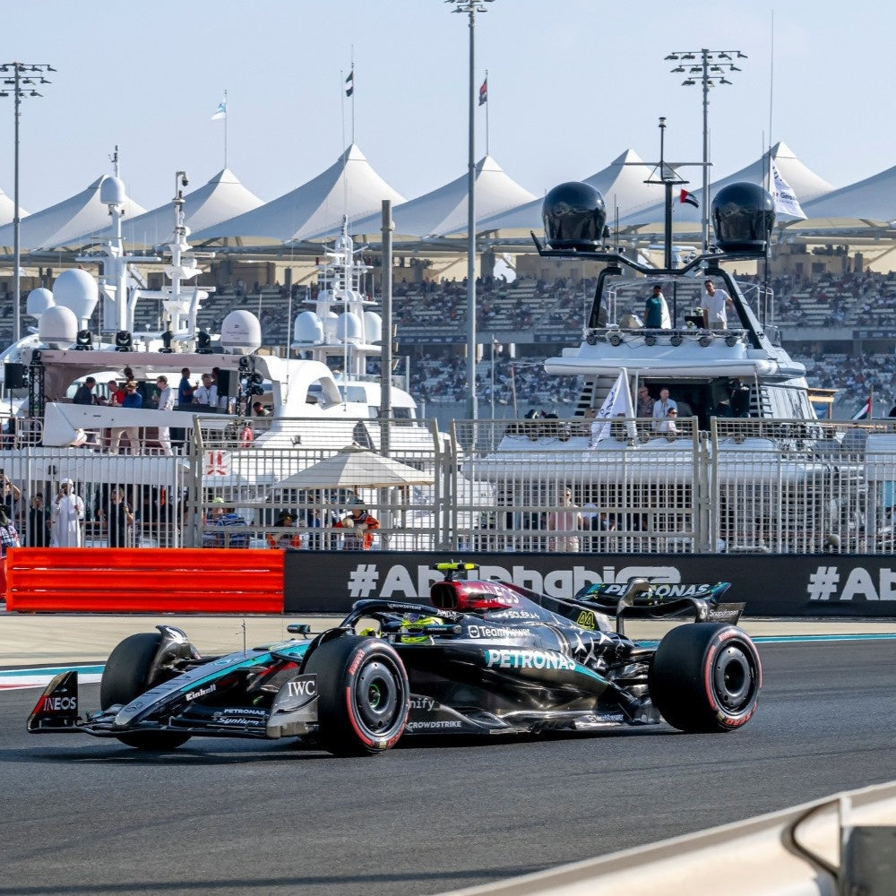 Abu Dhabi F1 2025 - VIP Superyacht Race Day Hospitality For 2 People - Sunday, 7 December 2025