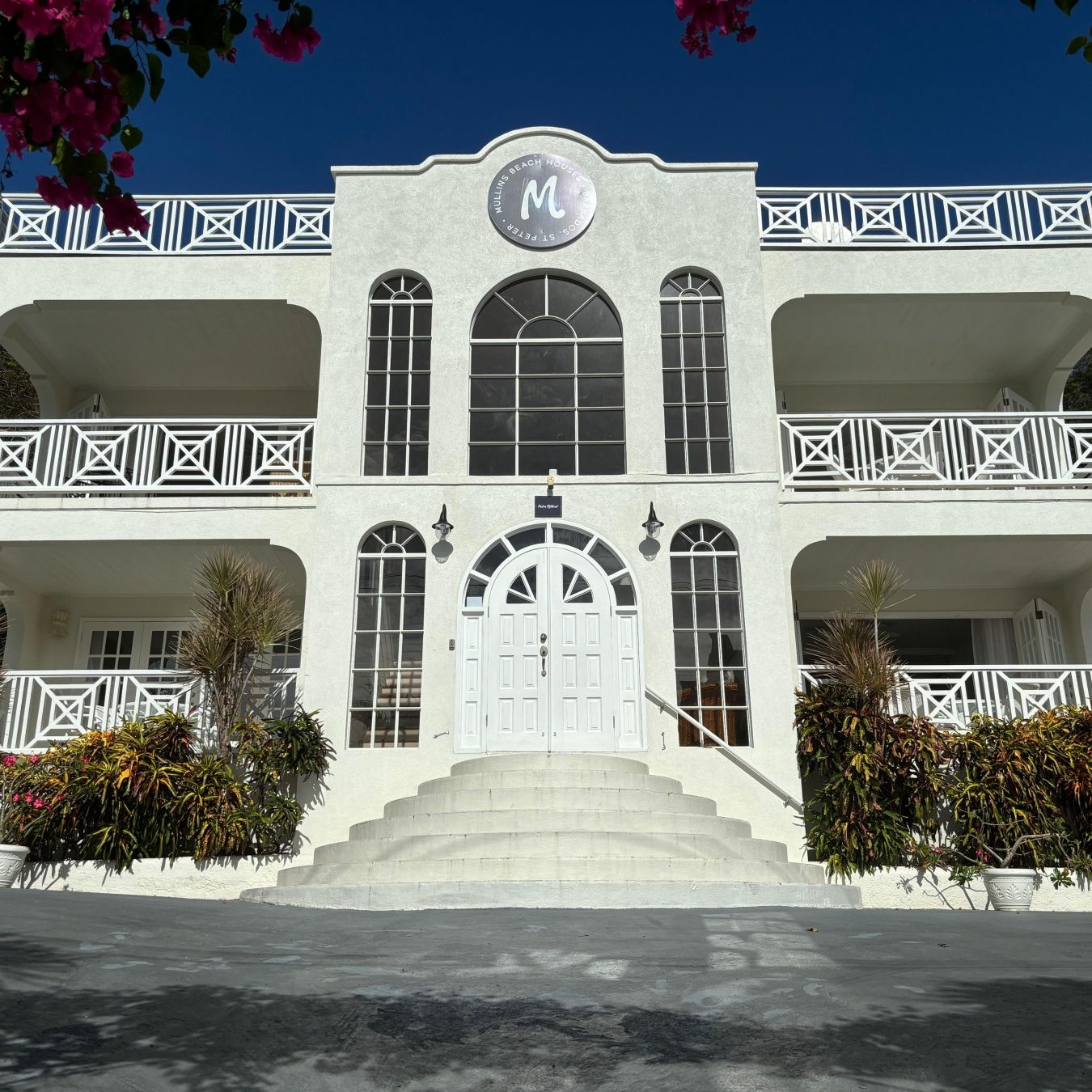 Mullins Beach House - 8 bed option for 16 people