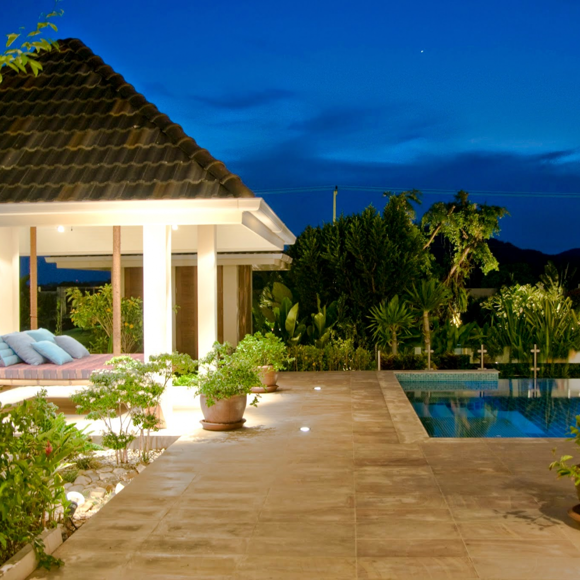 7 nights in private Thailand villa for 12 people