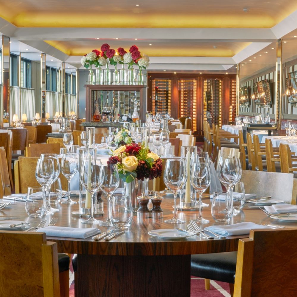 Dining for 6 people at Pont de la Tour