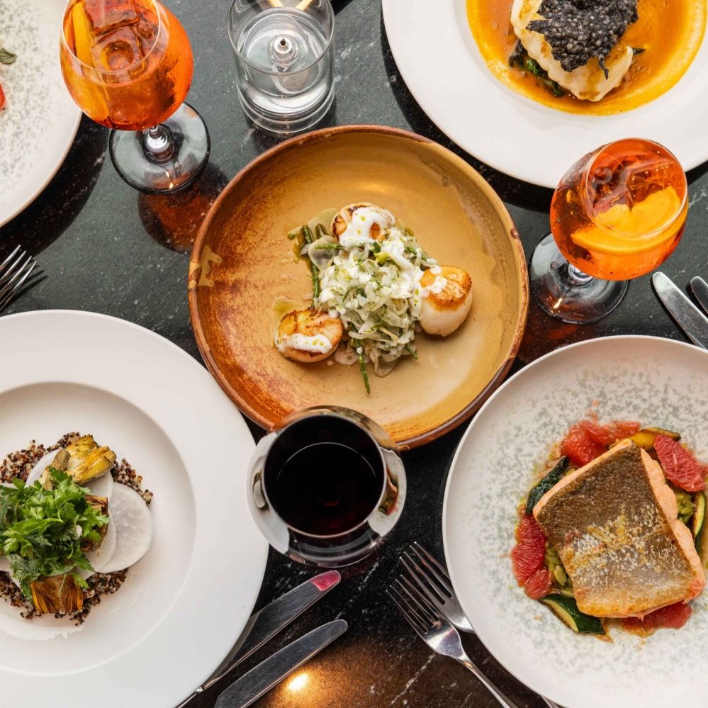 20 Stories dining for 6 people